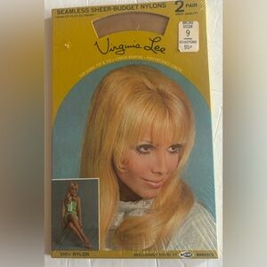 Vintage Virginia Lee Seamless Sheer-Budget Nylons size 9 NOS